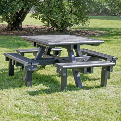 Picknickbord och bänkbord