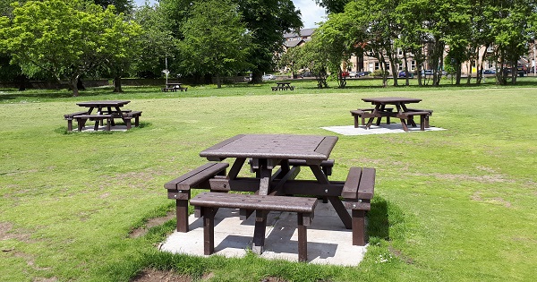 Glasdon Pembridge Picknickbord tillverkat av återvunnen plast
